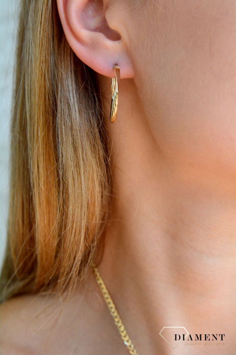 Złote kolczyki damskie 375 owalne grawerowane KL 7075 375 (1).jpg